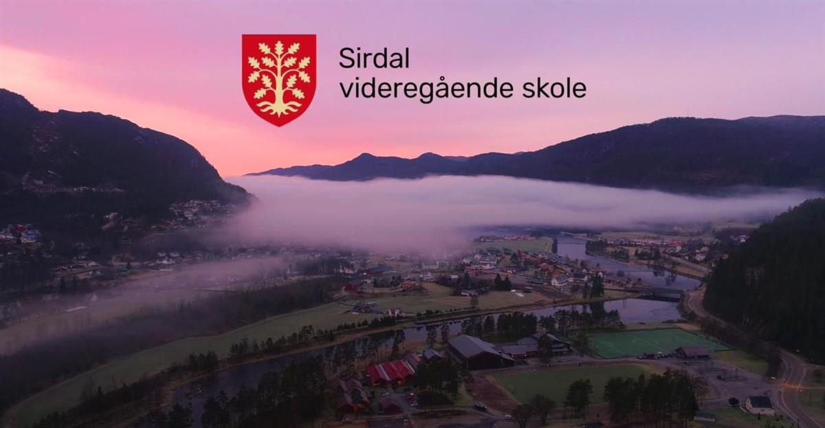 Tonstad med Sirdal videregående skole. Foto - Klikk for stort bilde